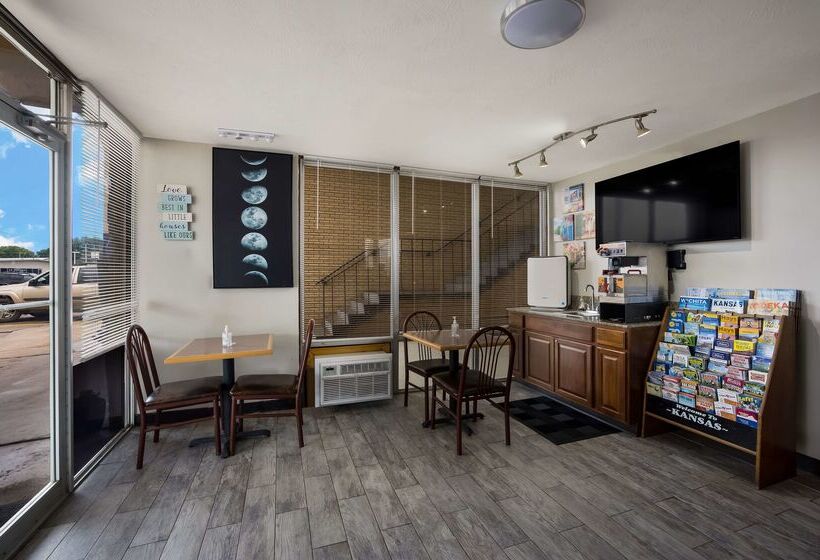 فندق Knights Inn Oakley