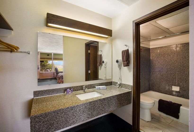 فندق Knights Inn Oakley