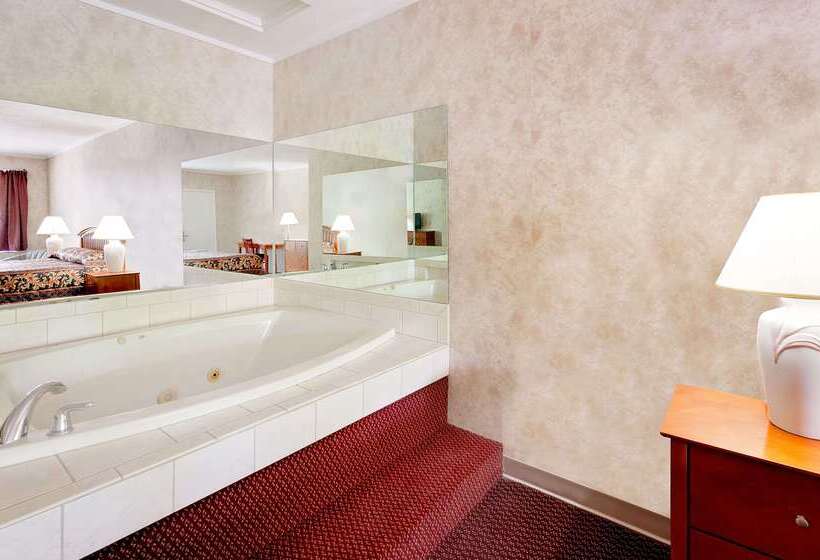 酒店 Knights Inn Traverse City