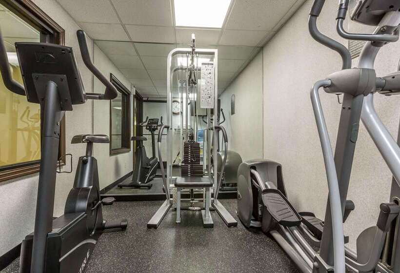 فندق Quality Inn Hyde Park   Poughkeepsie North