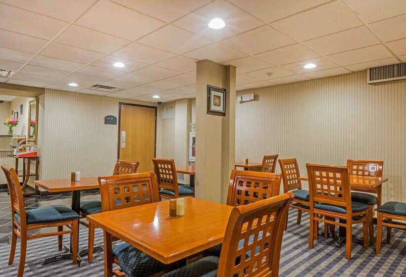 فندق Quality Inn Hyde Park   Poughkeepsie North