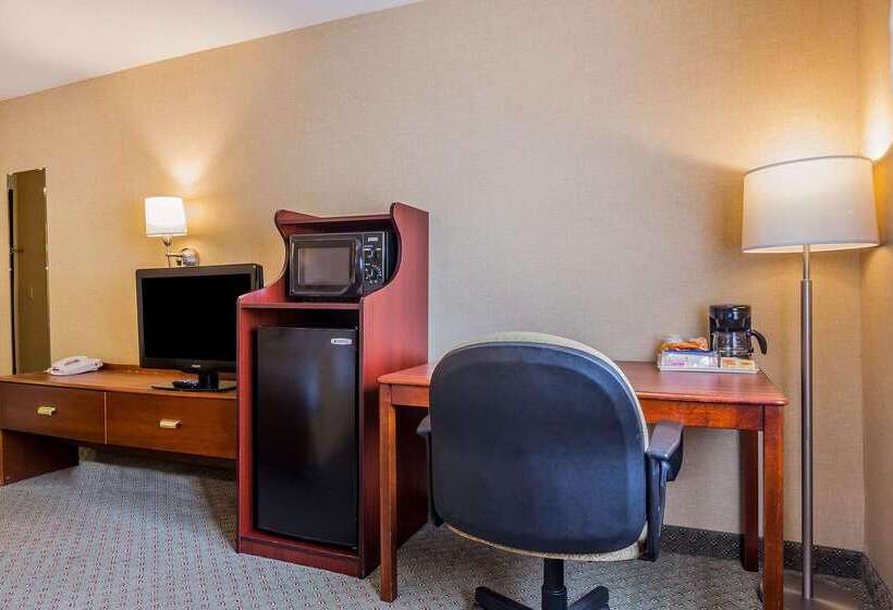 فندق Quality Inn Hyde Park   Poughkeepsie North