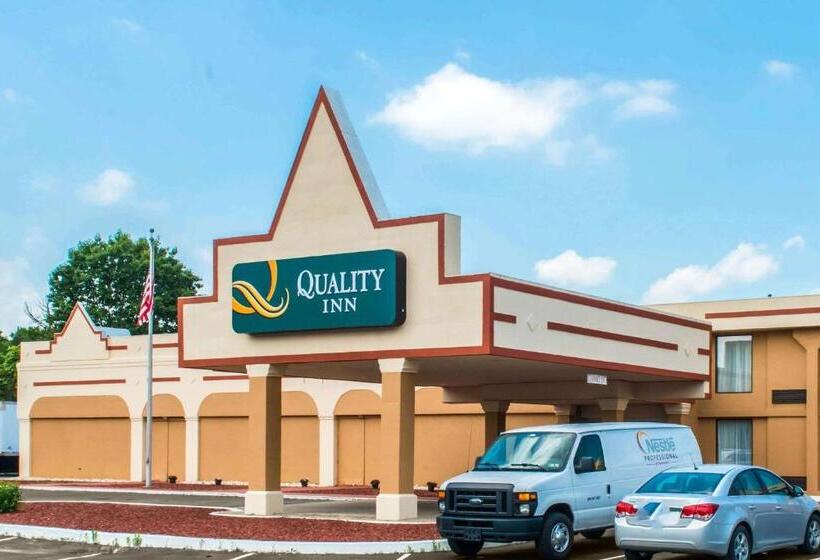 호텔 Quality Inn