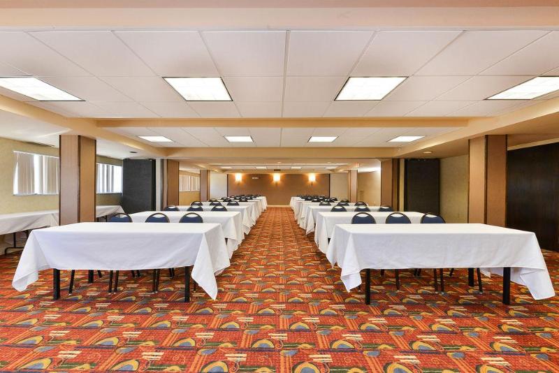 فندق Quality Suites Tinton Falls