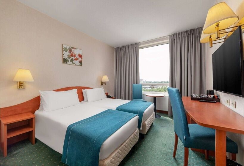 هتل Ramada By Wyndham Bucharest Parc