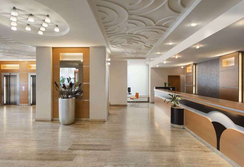 هتل Ramada By Wyndham Bucharest Parc