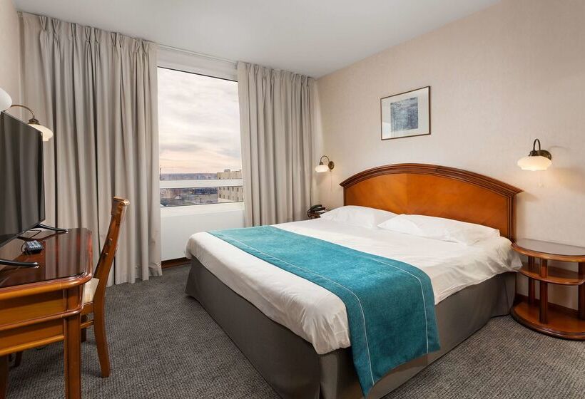 هتل Ramada By Wyndham Bucharest Parc