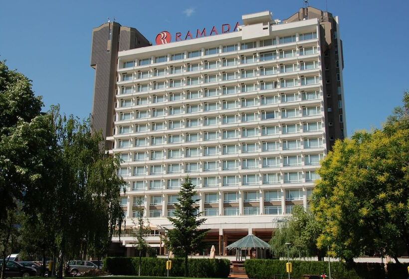 هتل Ramada By Wyndham Bucharest Parc