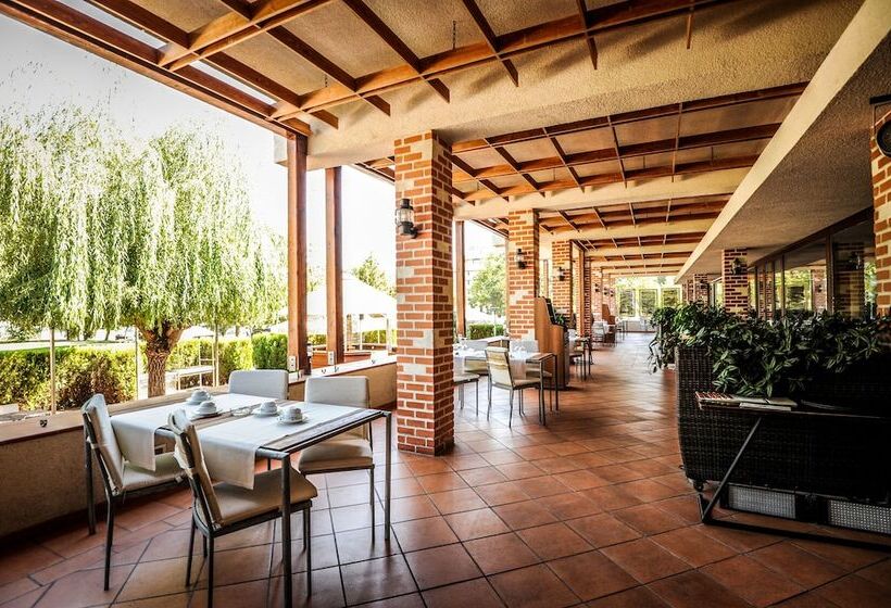 هتل Ramada By Wyndham Bucharest Parc