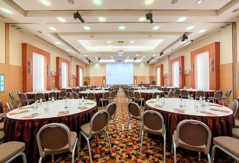 هتل Ramada By Wyndham Bucharest Parc