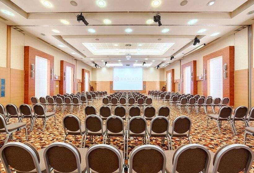 هتل Ramada By Wyndham Bucharest Parc