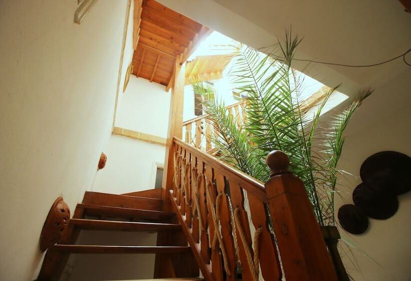 هتل Riad Dar Zayna