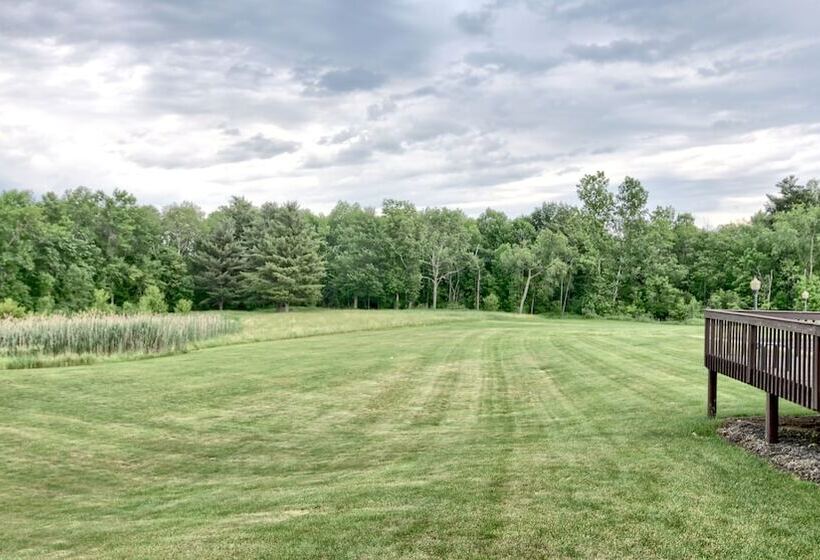 בית מלון כפרי Roosevelt Inn And Suites Saratoga Springs