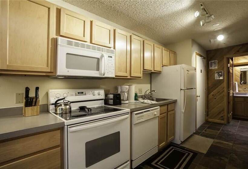 בית מלון כפרי Scandinavian Lodge And Condominiums By Pioneer Ridge Mgmt