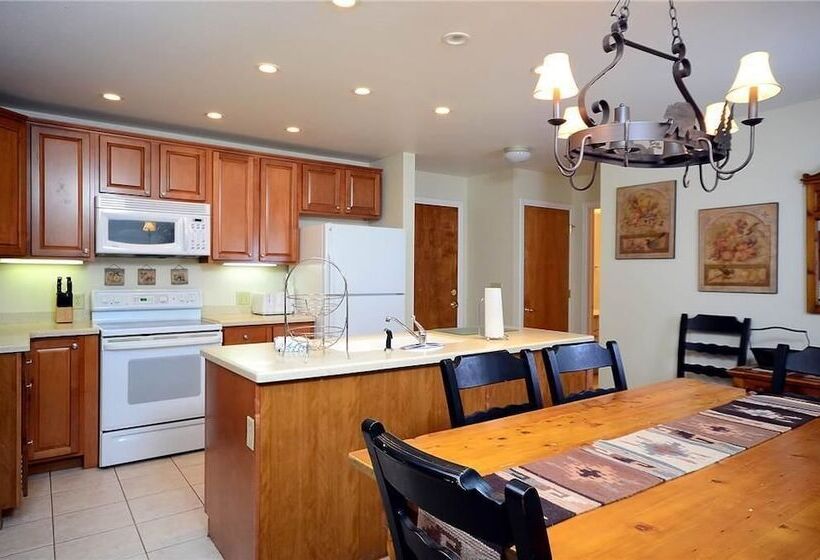 בית מלון כפרי Scandinavian Lodge And Condominiums By Pioneer Ridge Mgmt