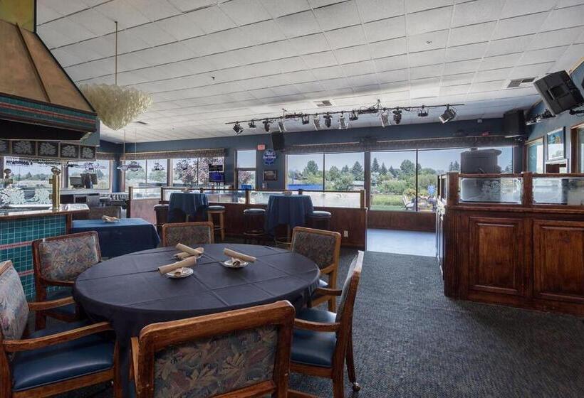 בית מלון כפרי Shilo Inns Idaho Falls