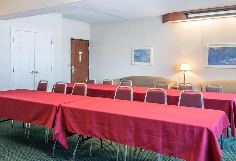 هتل Sleep Inn & Suites