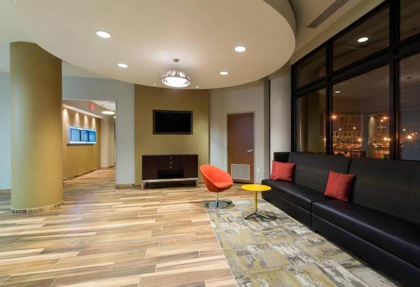 ホテル Springhill Suites Louisville Downtown