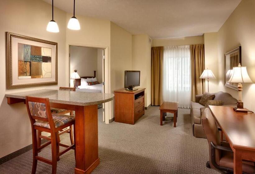 Отель Staybridge Suites Omaha 80th And Dodge, An Ihg