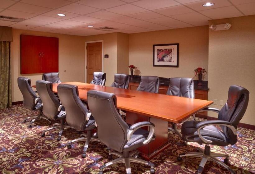 Отель Staybridge Suites Omaha 80th And Dodge, An Ihg