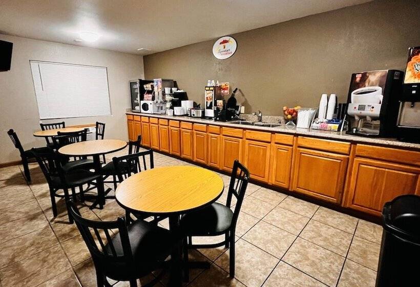 فندق Super 8 By Wyndham Fremont Ne