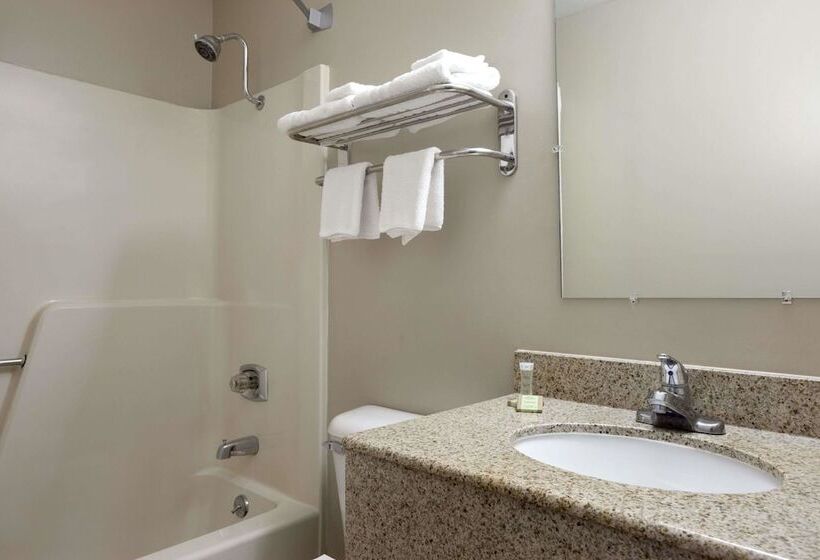 فندق Super 8 By Wyndham Fremont Ne