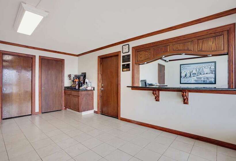 فندق Super 8 By Wyndham Oklahoma/frontier City