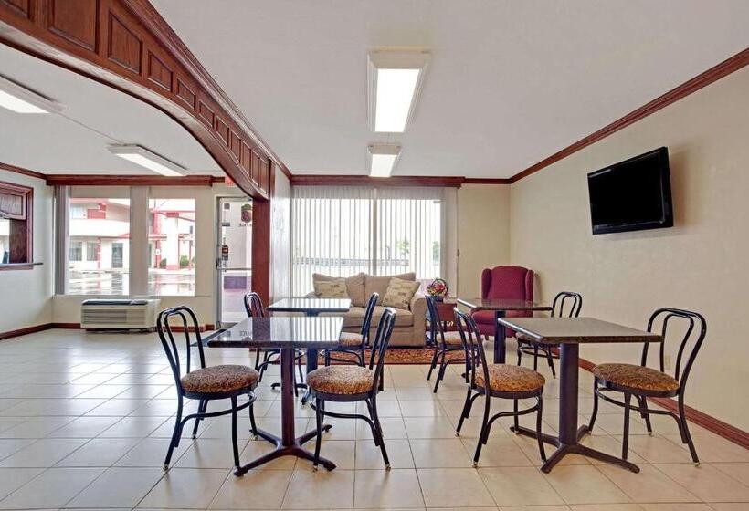 فندق Super 8 By Wyndham Oklahoma/frontier City