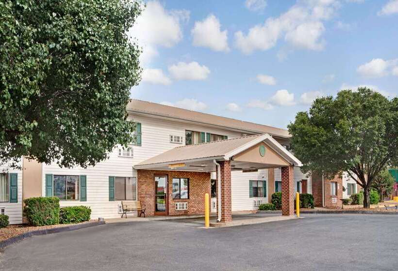 فندق Super 8 By Wyndham West Memphis