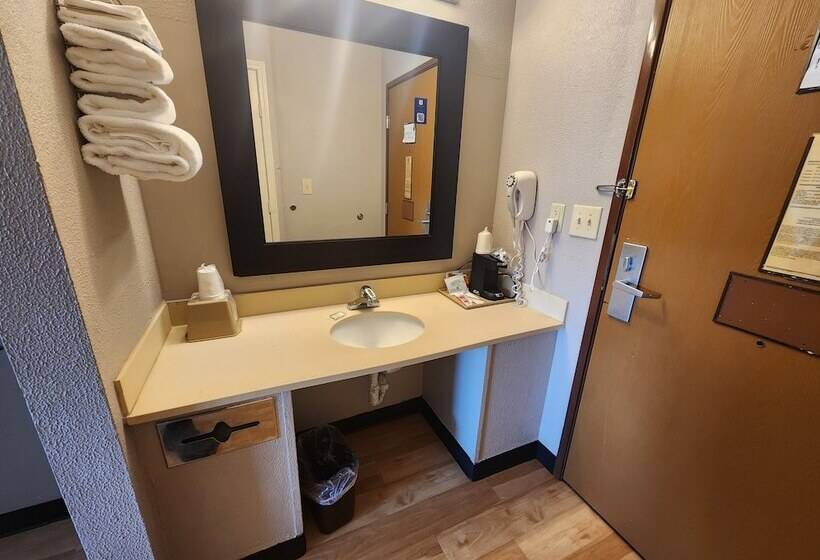 فندق Super 8 By Wyndham West Memphis