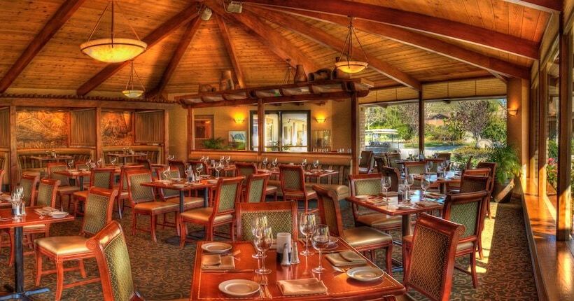 فندق Singing Hills Golf Resort