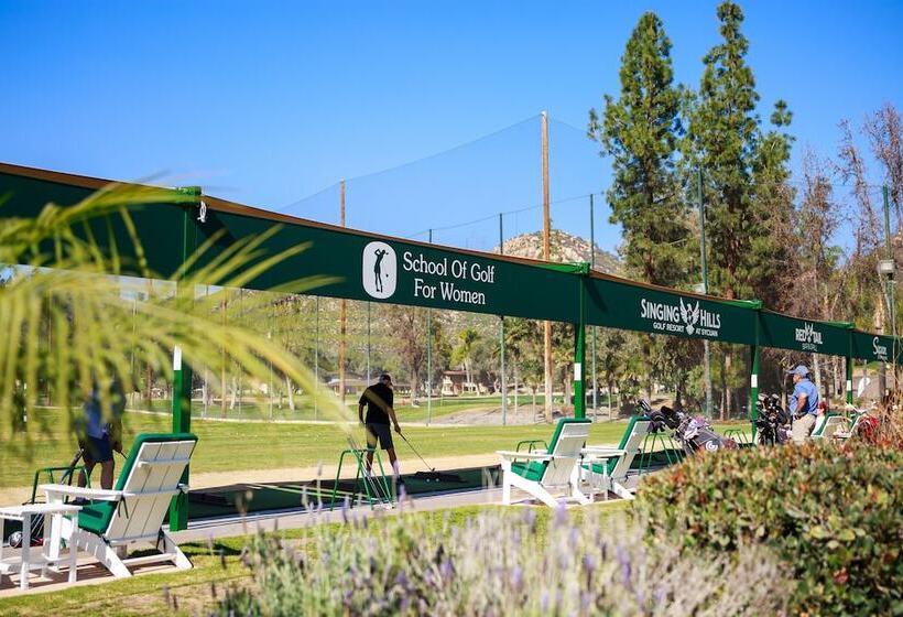 فندق Singing Hills Golf Resort