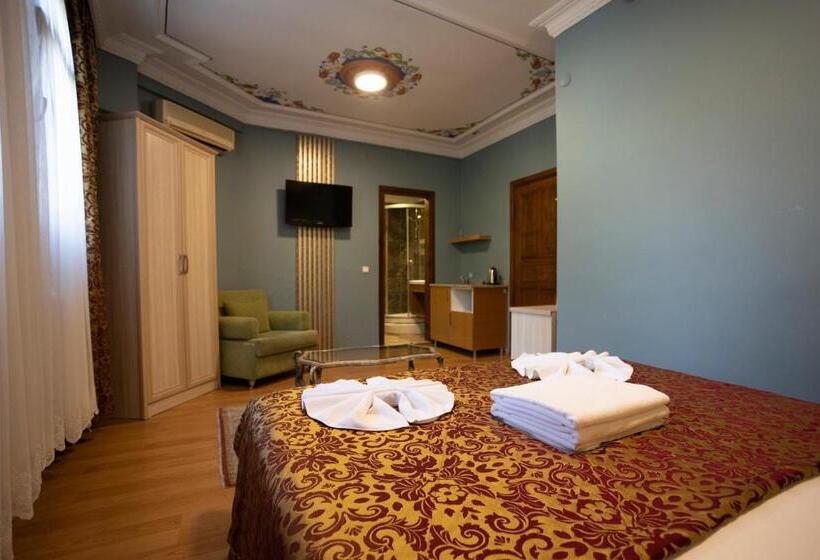 هتل Tashkonak Studio Suites