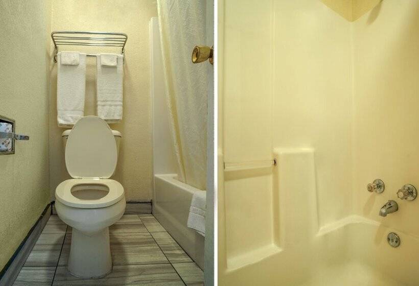 בית מלון כפרי Texas Inn San Benito Near Harlingen