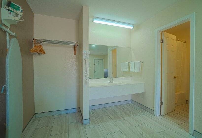 בית מלון כפרי Texas Inn San Benito Near Harlingen