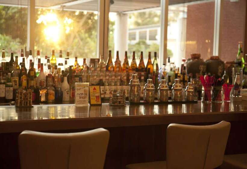 בית מלון כפרי The Beach Tower Okinawa