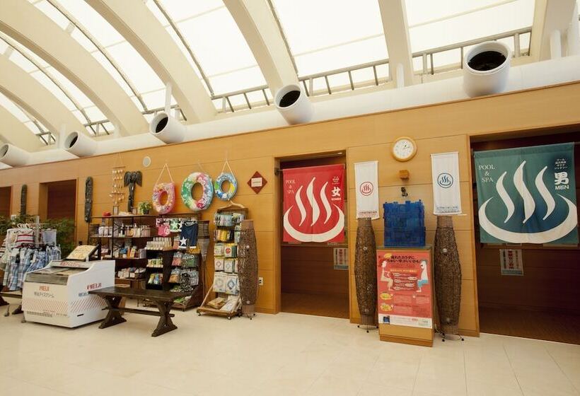 בית מלון כפרי The Beach Tower Okinawa