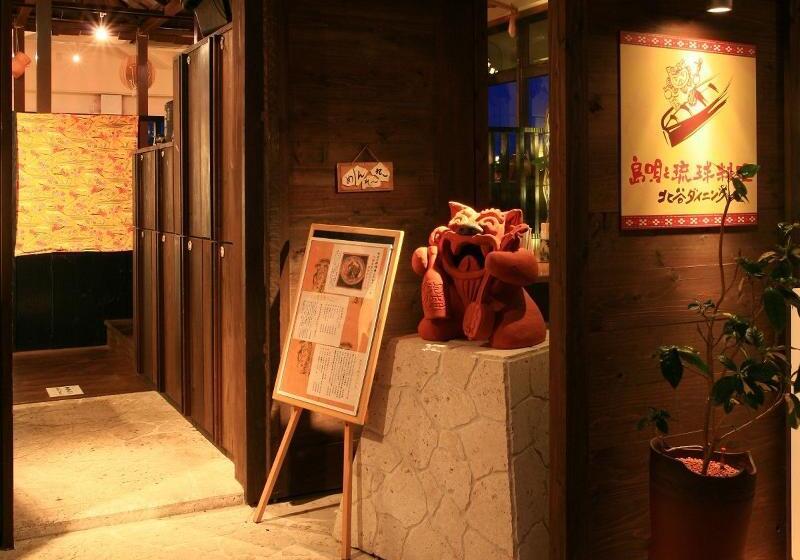 בית מלון כפרי The Beach Tower Okinawa