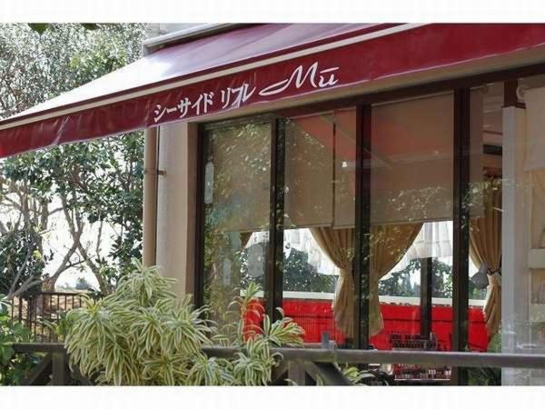 בית מלון כפרי The Beach Tower Okinawa