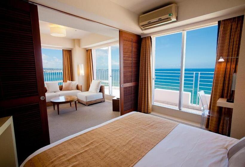 בית מלון כפרי The Beach Tower Okinawa