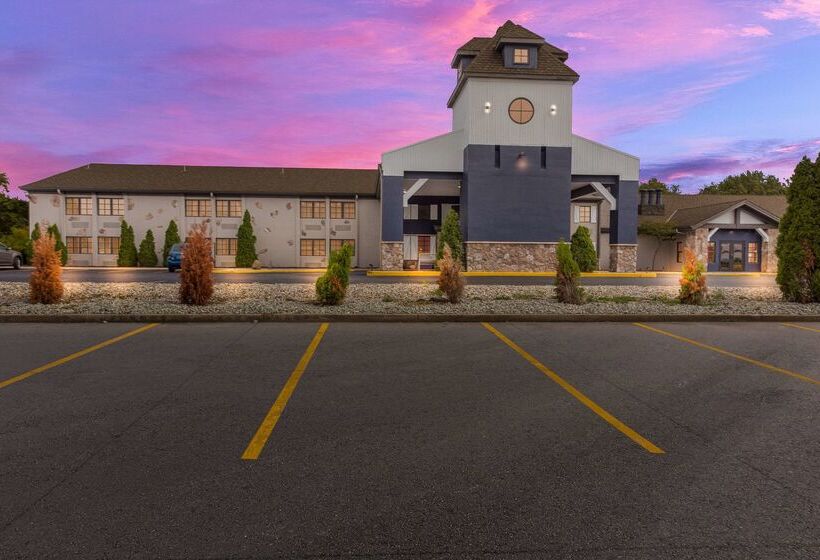 The Clover Hotel, Ascend Hotel Collection