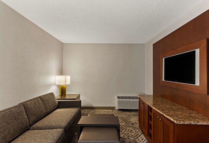 The Clover Hotel, Ascend Hotel Collection
