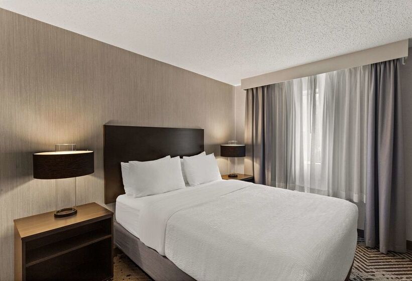 The Clover Hotel, Ascend Hotel Collection