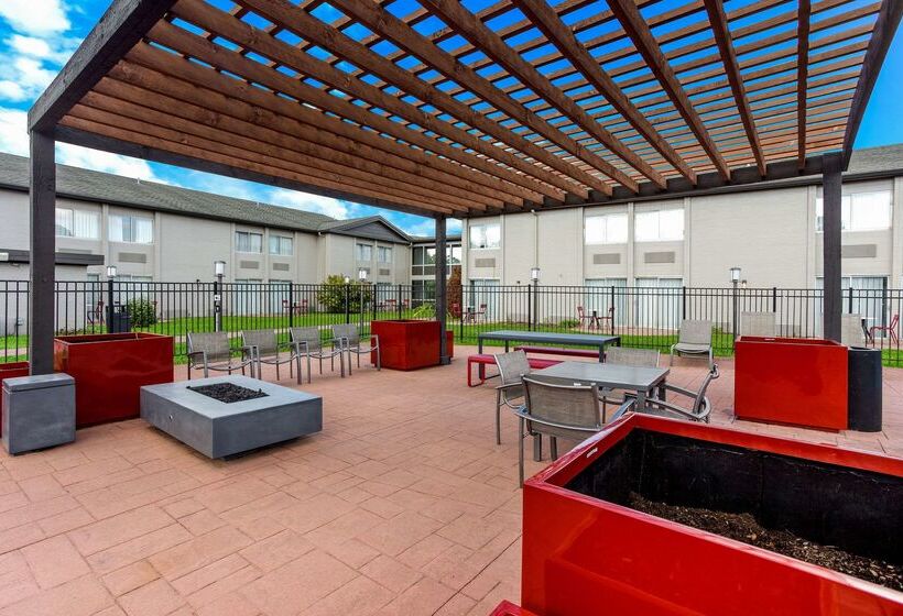 The Clover Hotel, Ascend Hotel Collection