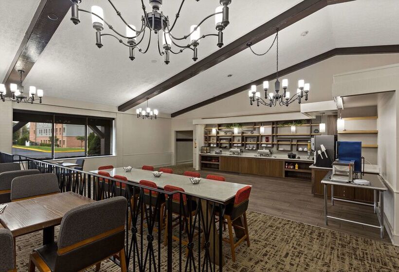 The Clover Hotel, Ascend Hotel Collection