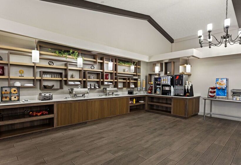 The Clover Hotel, Ascend Hotel Collection
