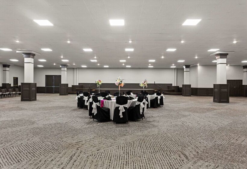 The Clover Hotel, Ascend Hotel Collection