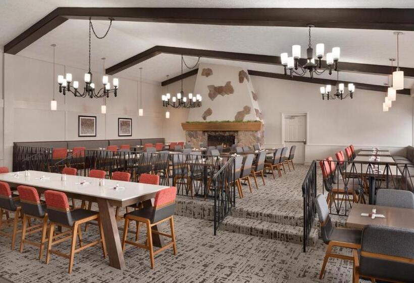 The Clover Hotel, Ascend Hotel Collection