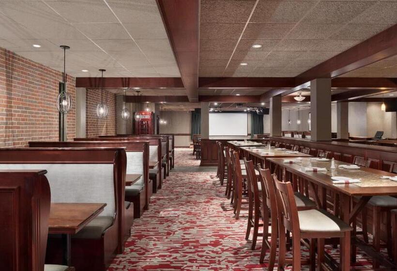 The Clover Hotel, Ascend Hotel Collection