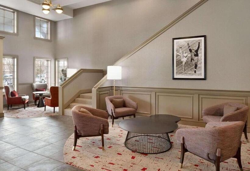 The Clover Hotel, Ascend Hotel Collection